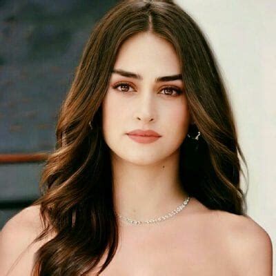 esra bilgiç age|Esra Bilgiç Age, Height, Wiki, Biography, Family, Net。